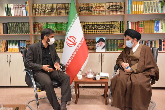 نماینده ولی فقیه در آذربایجانغربی: تعامل مدیران مناطق آزاد با استانداران برای توسعه ضروری است