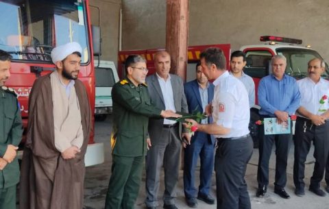 دیدار و تجلیل از آتش نشانان پلدشت+ عکس